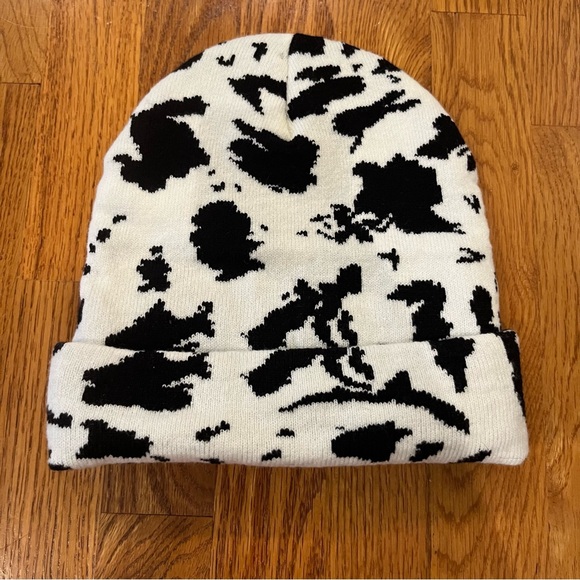 Carhartt Black and White Beanie Set - Picture 8 of 9